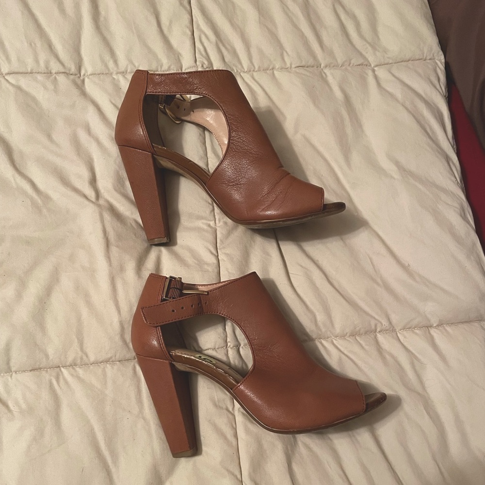 Banana Republic leather heels